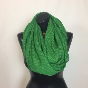 Green fashion scarf